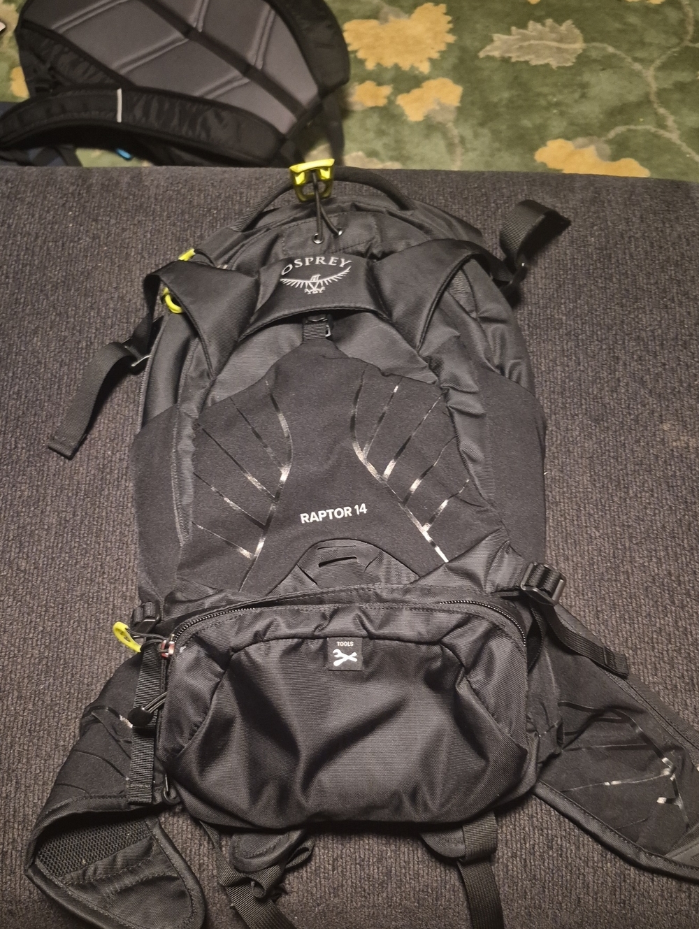 OSPREY Raptor 14 Black with Lime Accent Hydration Backpack